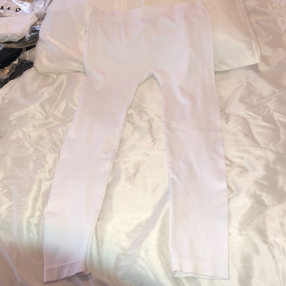 Plus size one size white leggings NEW
